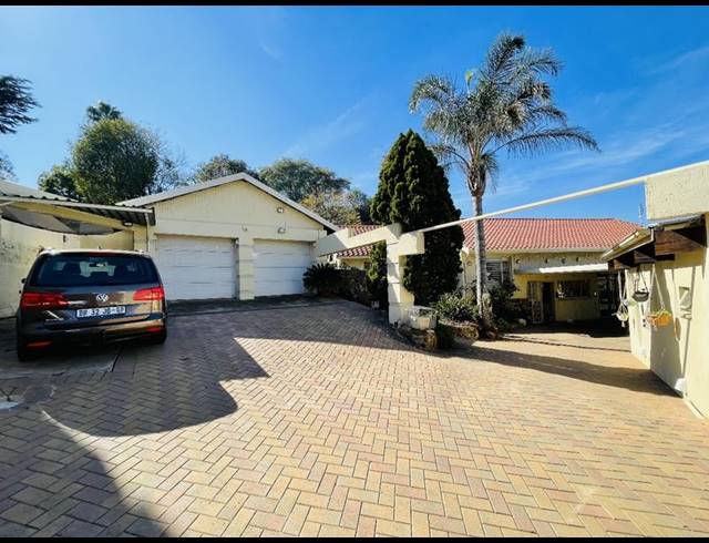 4 BEDROOM HOUSE FOR SALE IN LINMEYER